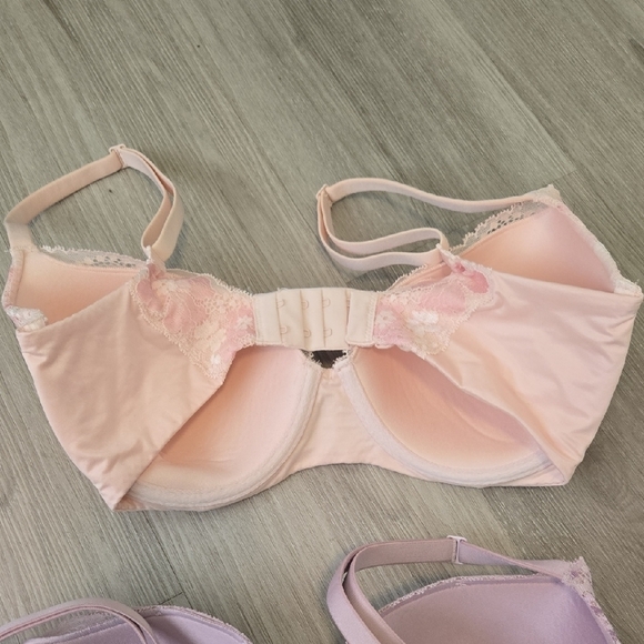 Victoria's Secret Lace Bra Trio - Pink, Lavender, and Mint - Picture 5 of 8